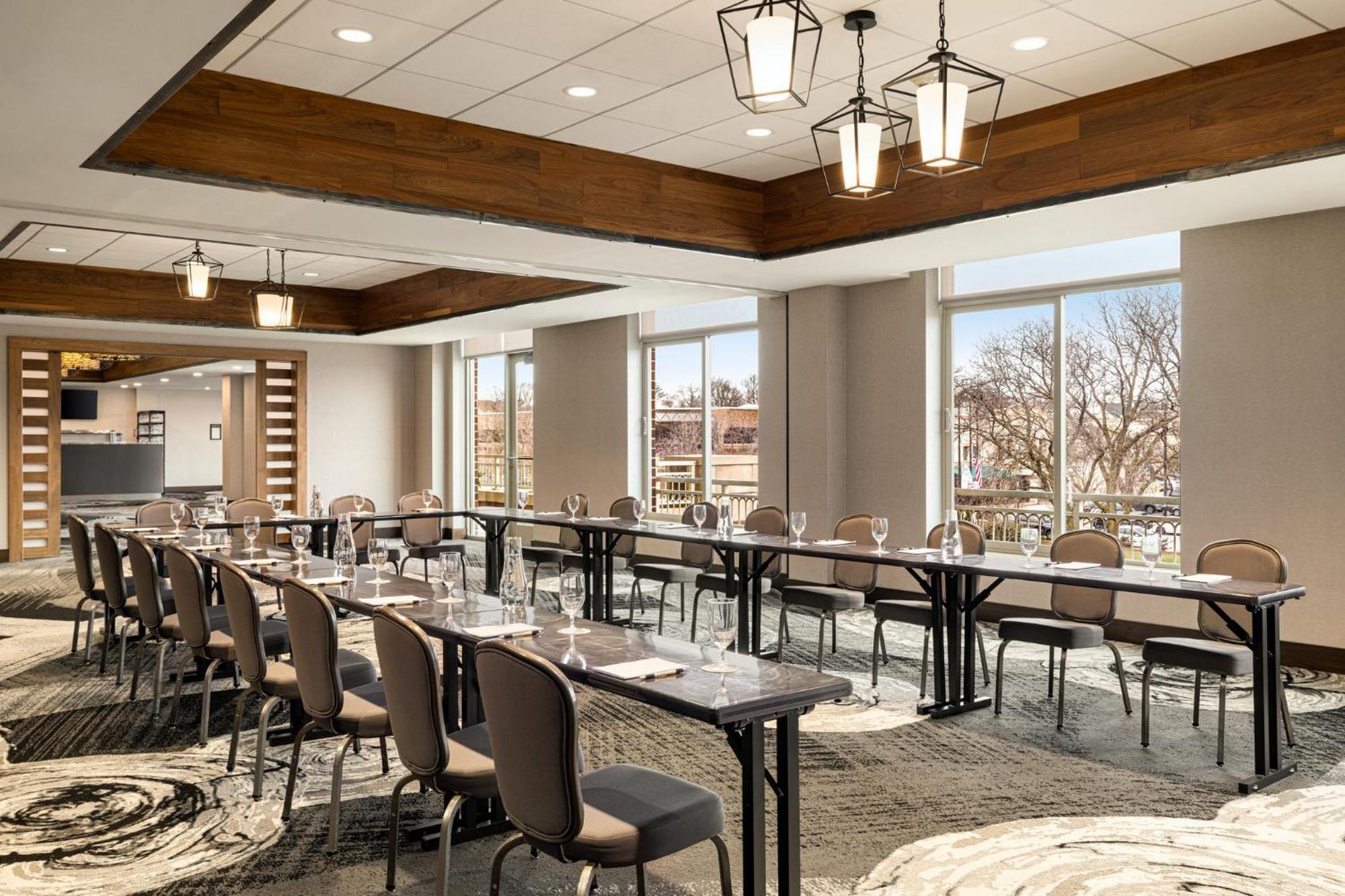 Hotel Indigo Naperville Riverwalk By Ihg Eksteriør billede